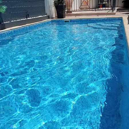 Arcadia Close * Πρωταράς